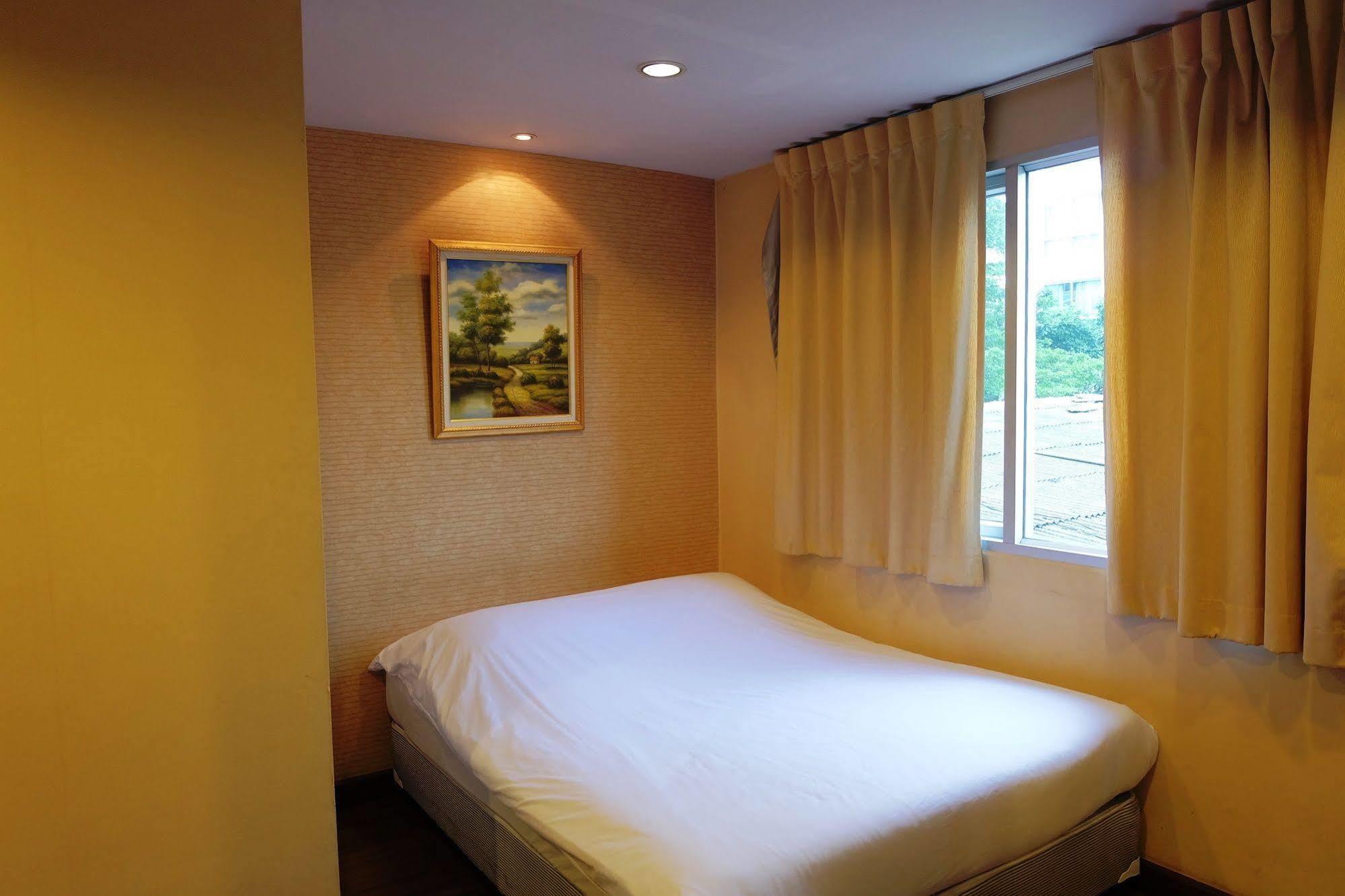 Take A Rest Hotel Μπανγκόκ Εξωτερικό φωτογραφία
