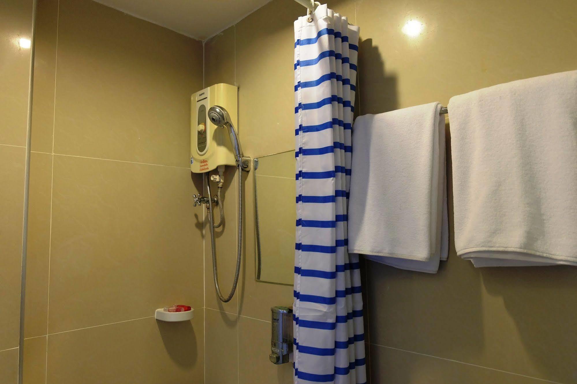 Take A Rest Hotel Μπανγκόκ Εξωτερικό φωτογραφία